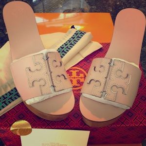 Tory Burch 80 INES WEDGE SLIDE